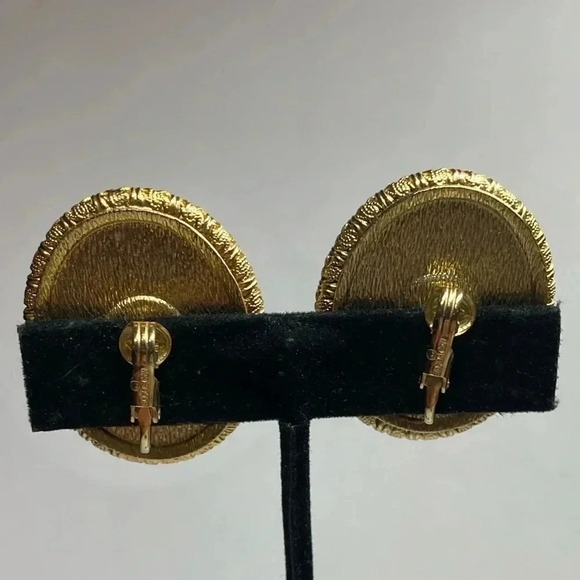 SARAH COVENTRY “PEARL” AND GOLD CLIP ON EARRINGS. VINTAGE - Picture 3 of 6